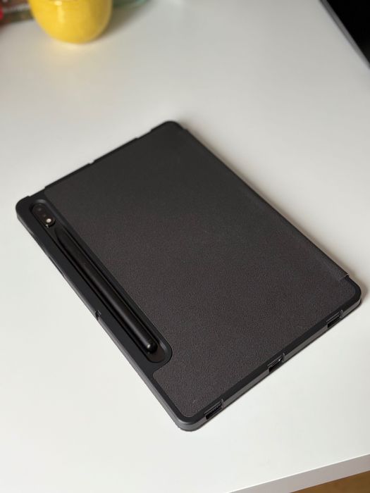 Samsung Tab S8 11" (+адаптер и калъф)