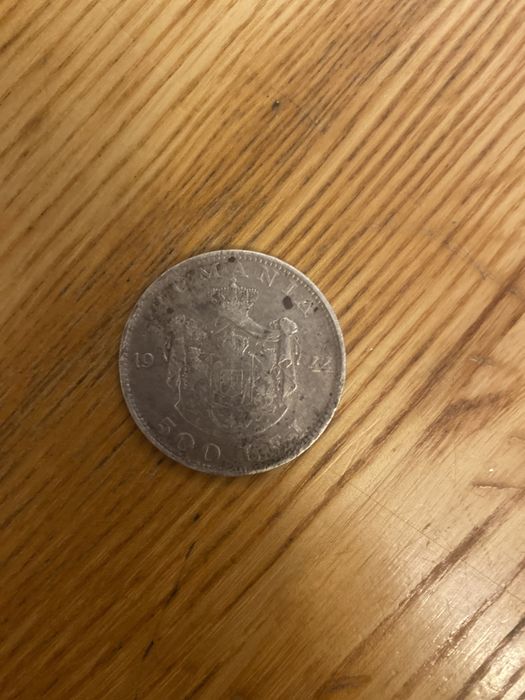 Vând moneda 500 lei din 1944