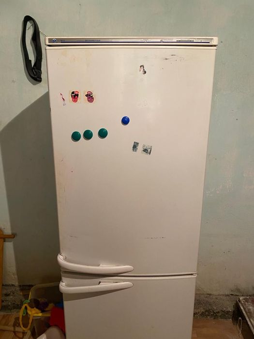 Б/у холодильник Atlant