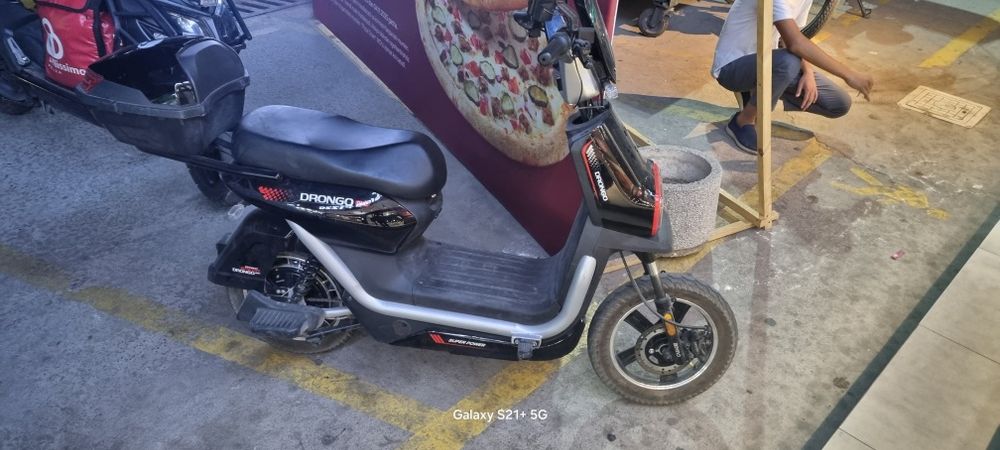 Elektrskutir drongo 72/20XB maxsimal tezligi 35 km/soat