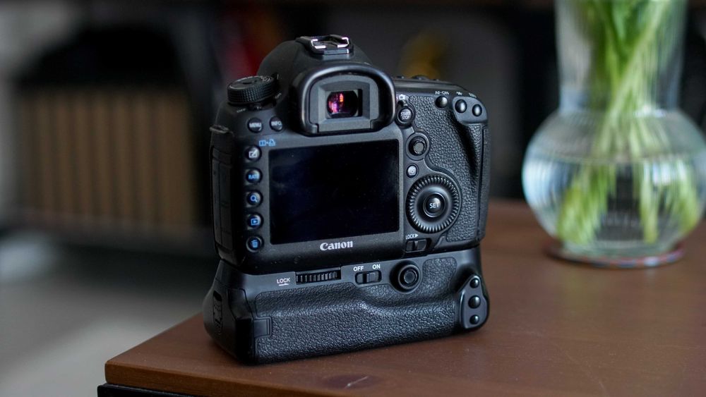 Canon 5D Mark III 156059 cadre   + 50mm f/1.8 FULL FRAME pret bun