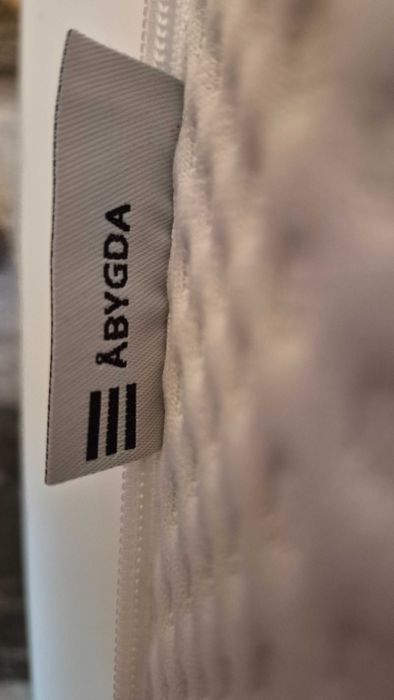 Pat dormitor cu saltea si noptiere incluse matrimonial somiera sertare