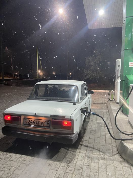 Ваз 2107  карбюратор в хорошем состоянии