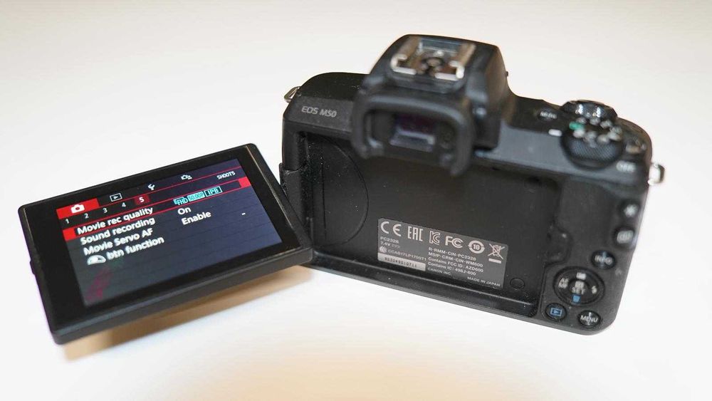 Aparat foto mirrorless Canon EOS M50, 24.1 MP, 4K, Wi-Fi + Obiectiv