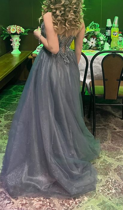 Продавам официална рокля