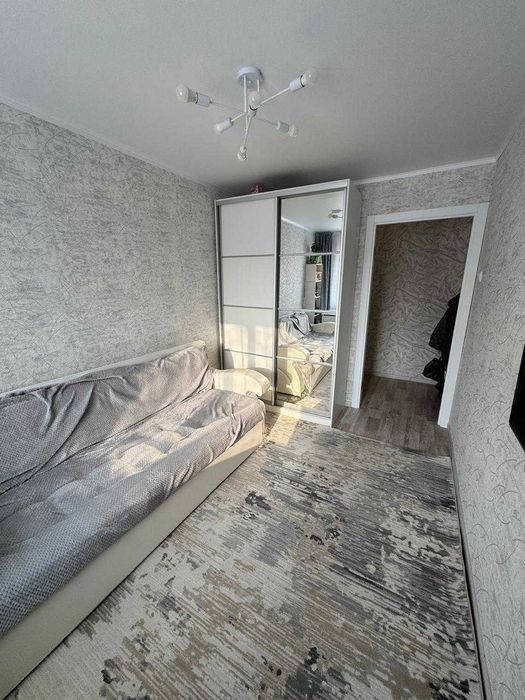 Продам 2 ком. квартиру. Район УЮТ.