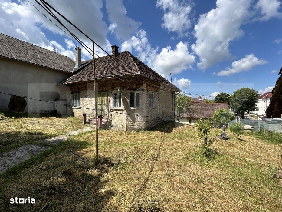 Teren podul Jelnei 3306 mp + casa veche