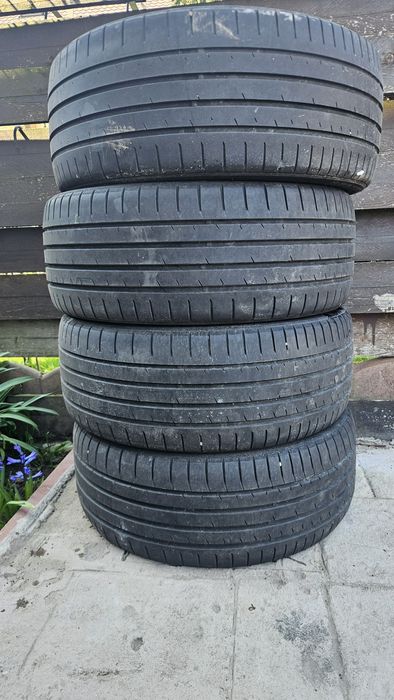 Vând anvelope 215/45/18