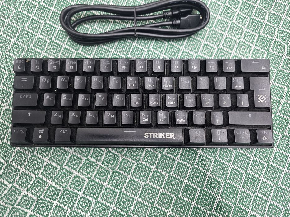 Мышка Logitech Клавиатура Striker