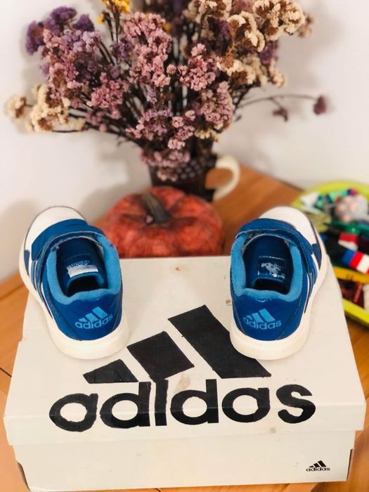 Adidasi baiat ADIDAS-marimea 27-28,inter17,5cm,ca piele Geox,Salomon