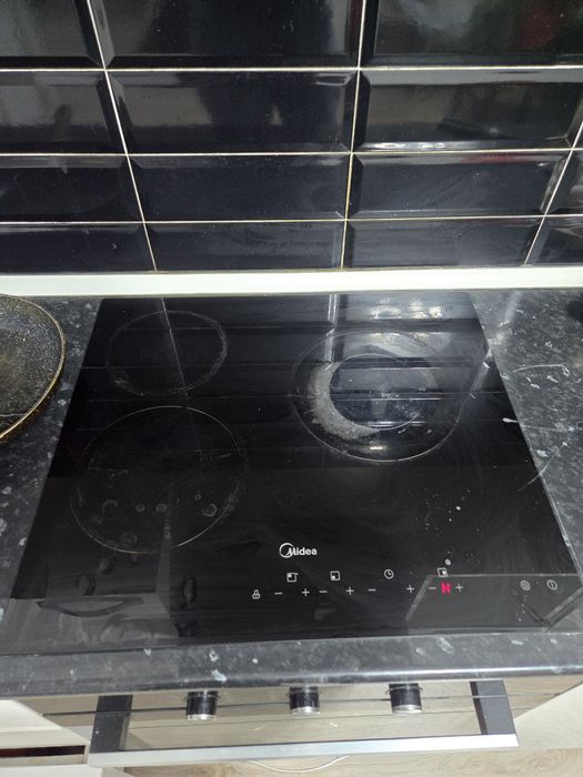 Продаю варочную поверхность MIDEA  б/у