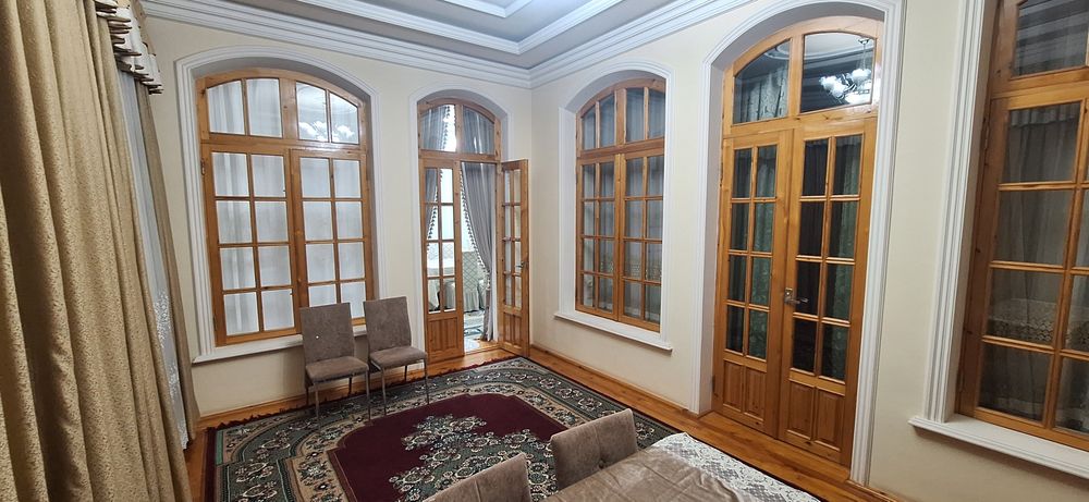 Тайёр уй жой ижарага берилади. Хамма шароити бор.