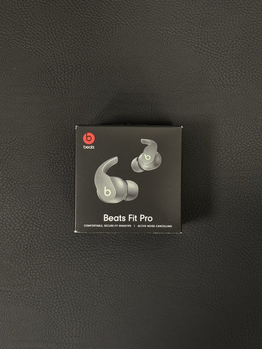 Продавам нови Beats FIT PRO