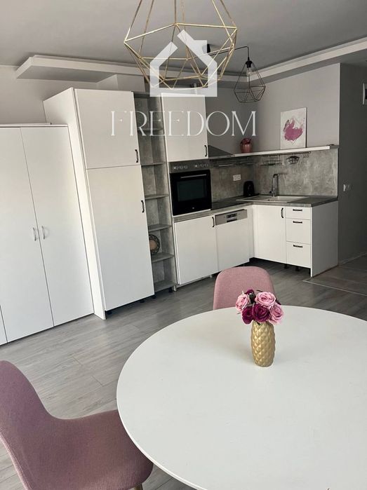 Дава се под наем Двустаен апартамент в Варна, Чайка - 65 кв.м за 698.19 € - Снимка #2