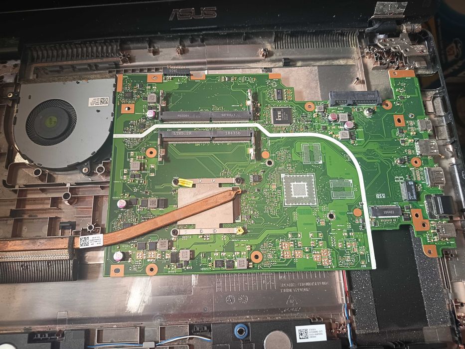 Placa baza laptop Asus Vivobook 17 R702u/ X705, cpu gen 7 Kabylake Pentium 4417u/i3 7020u, carcasa completa + tastatura + baterie gratis