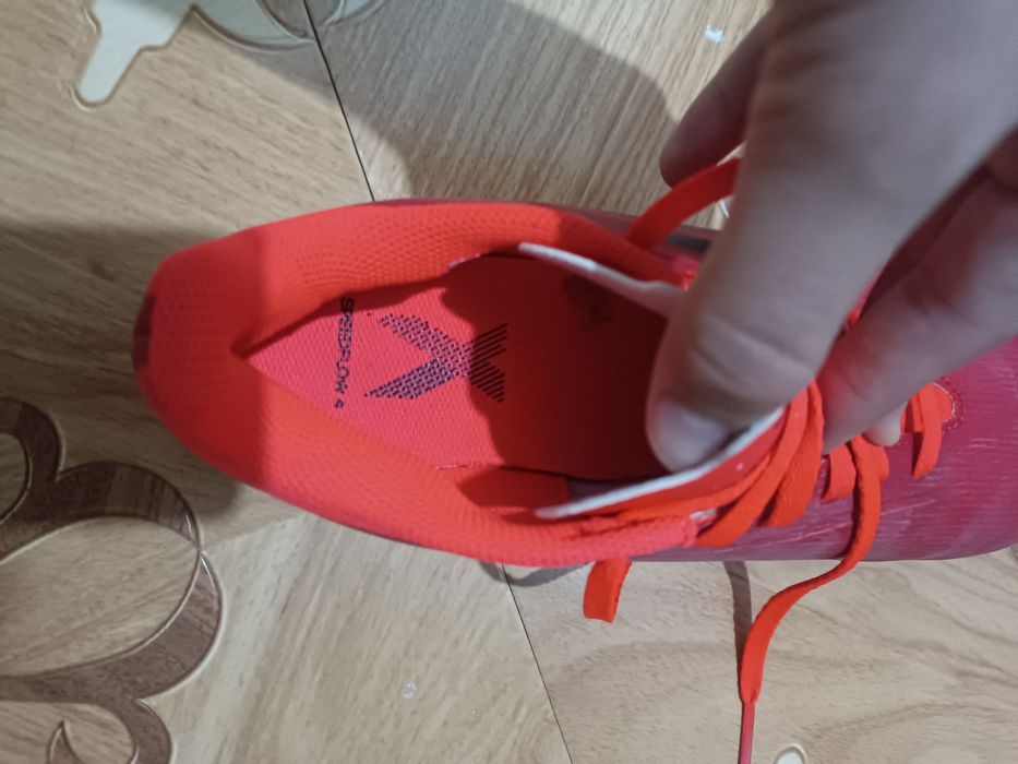 Футзалки  adidas speedflow4 продаю срочно