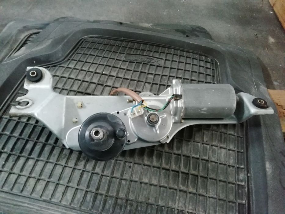 Разные запчасти на Субару.