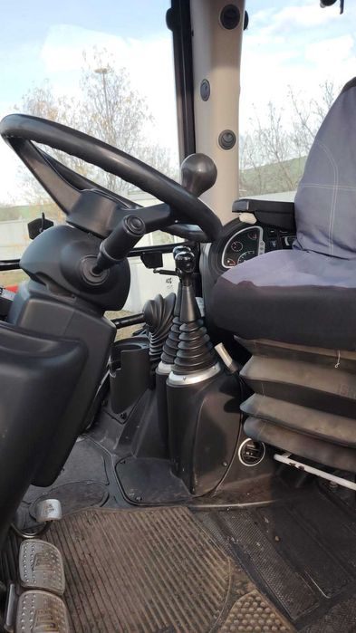 Buldoexcavator JCB 4CX