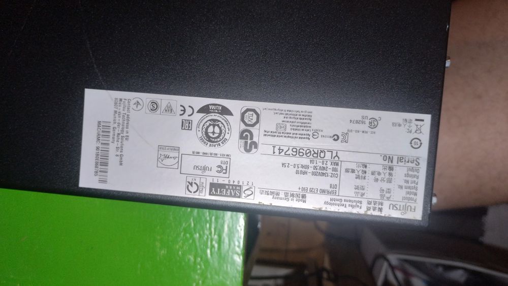 Fujitsu Esprimo E720