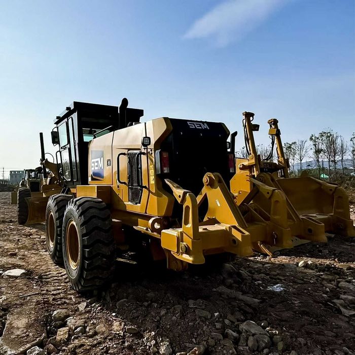 Автогрейдер SEM [920F] 200лс В НАЛИЧИИ