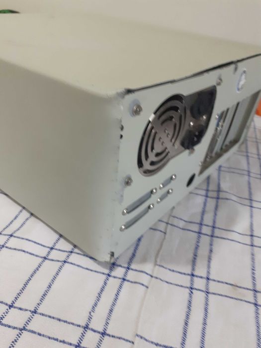 De vanzare UnitatePC retro
