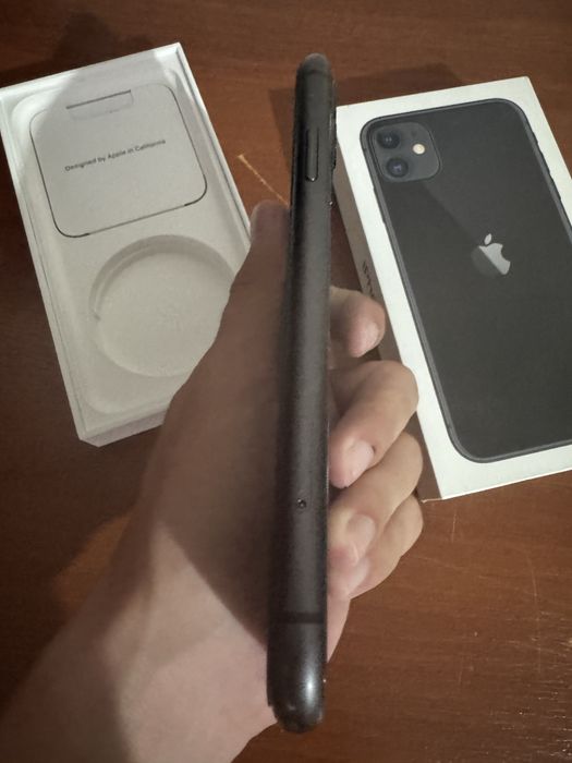 Iphone 11 black 64 gb karobka bor ayb yo 75 yomkst