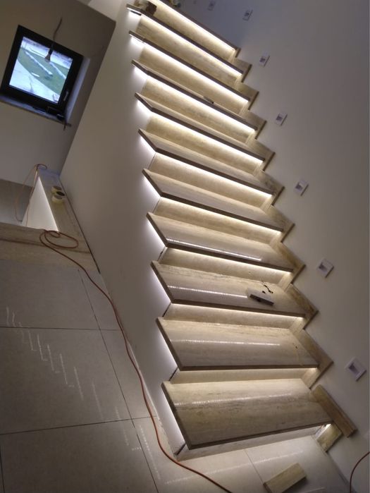 Placari cu granit, marmura, travertin sau compozit