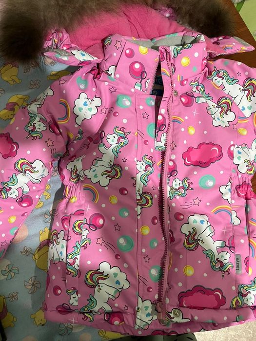 Продам дет.куртку 9000