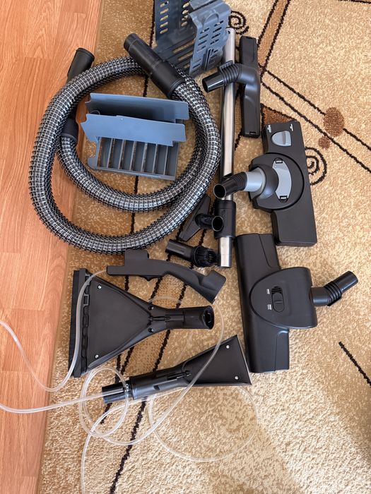 Aspirator Bosch cu spalare