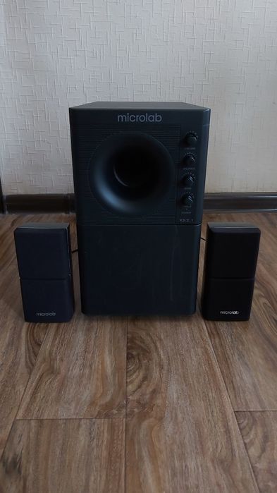 Сабвуфер колонка Microlab 1- m700 sabbufer kolonka. 2 - Microlab x3