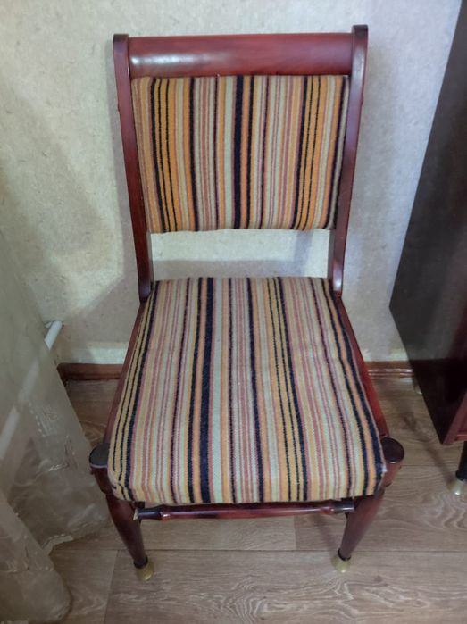 Продаю красивые стулья, 6 штук.