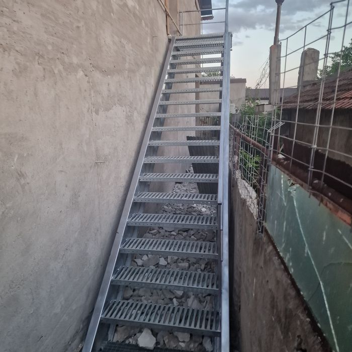 Scari metalice galvanizate