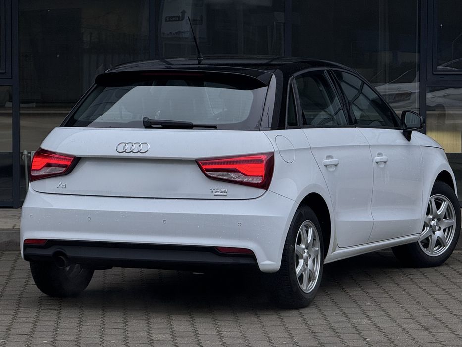 Audi A1 1.0TFSI S Line 65000km *Far lasser *Navi *Stare Noua *