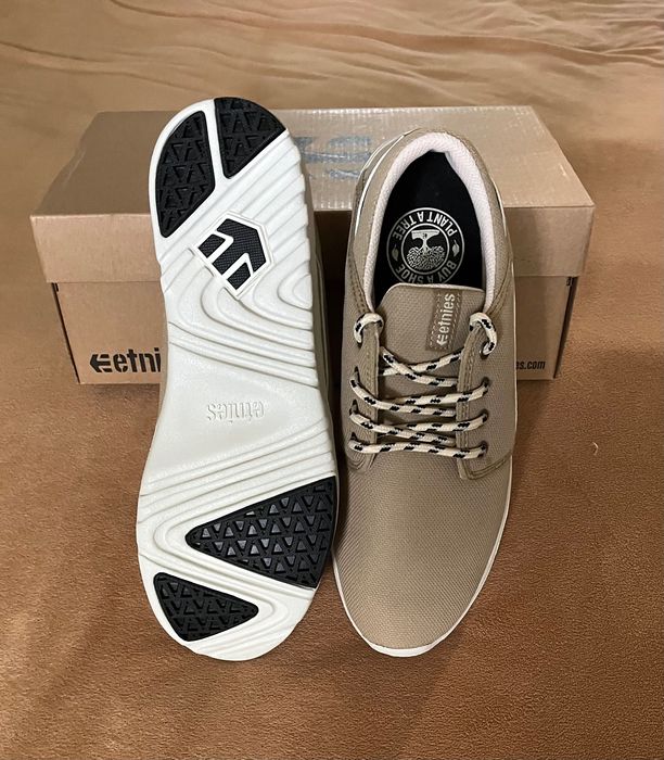 Спортни обувки Etnies Scout