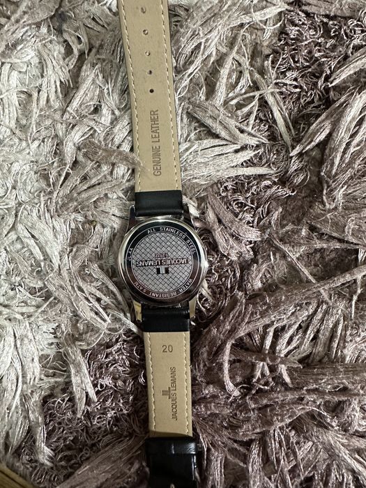 Часы кварцевые JACQUES LEMANS сталь