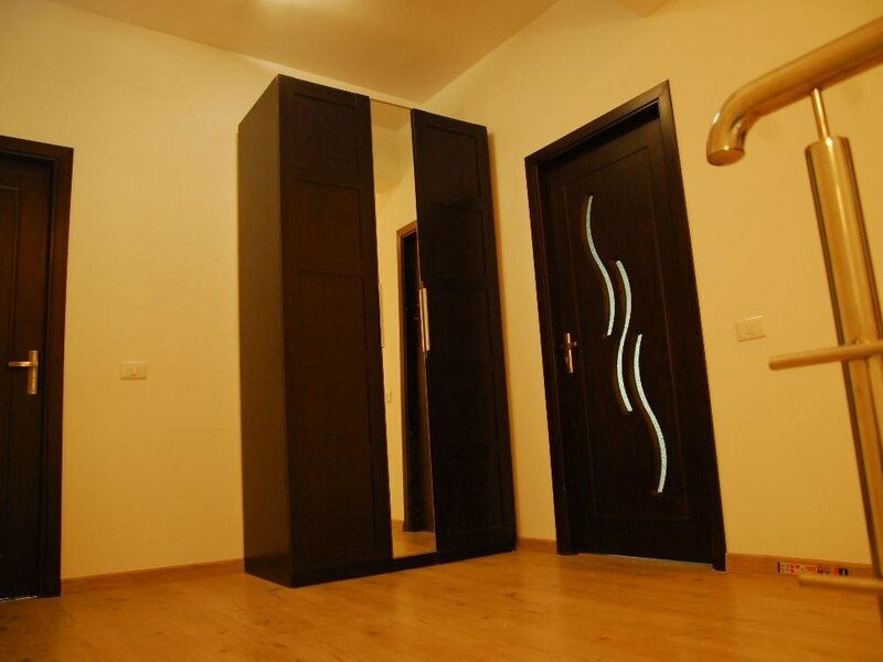 Cornetu vila tip duplex (3 camere+living+ bucatarie+ 2 bai+terasa)