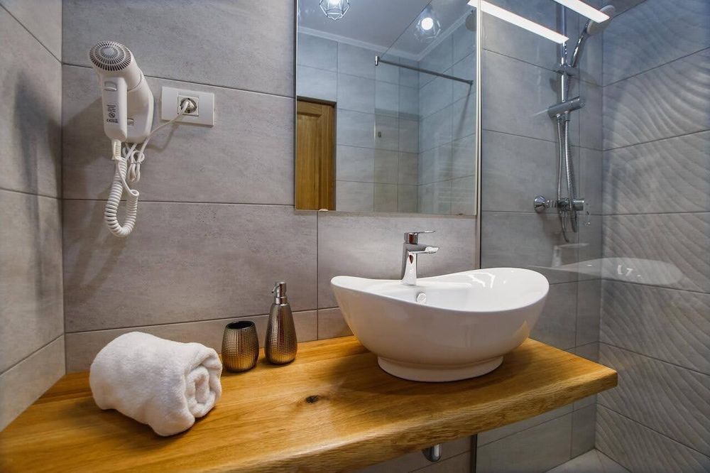 Dau in chirie Apartament 2 camere + Parcare zona Ceyrat