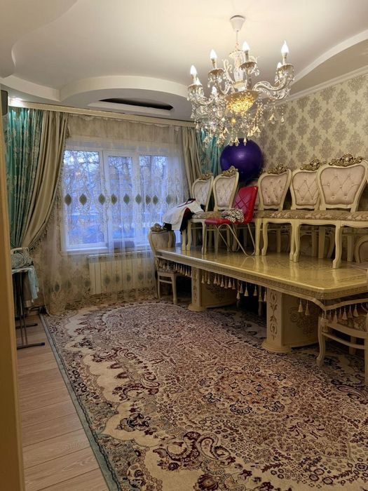 Продаётся 3 ком кв в мкр Восток