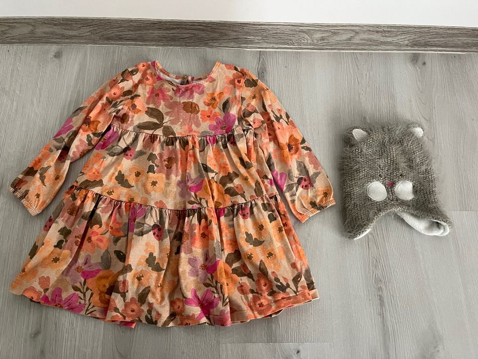 Подаря детски обувки, дрехи, играчки