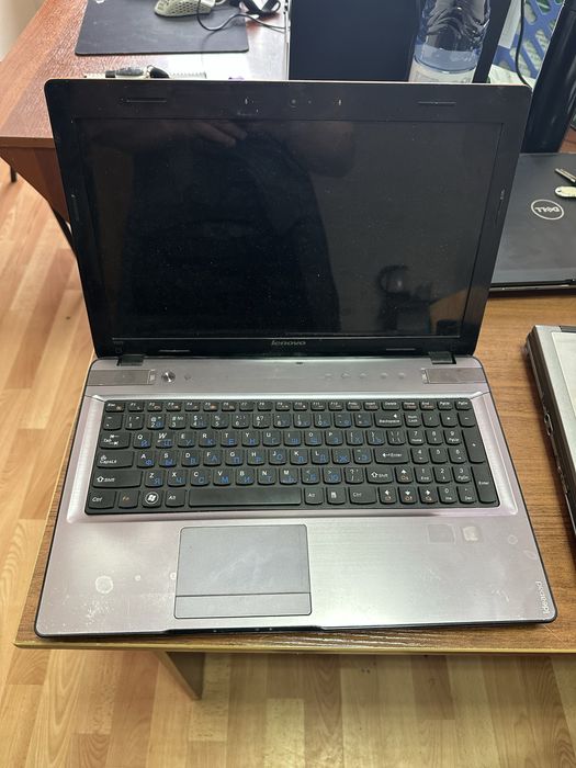 Ноутбук LENOVO IdeaPad Y570