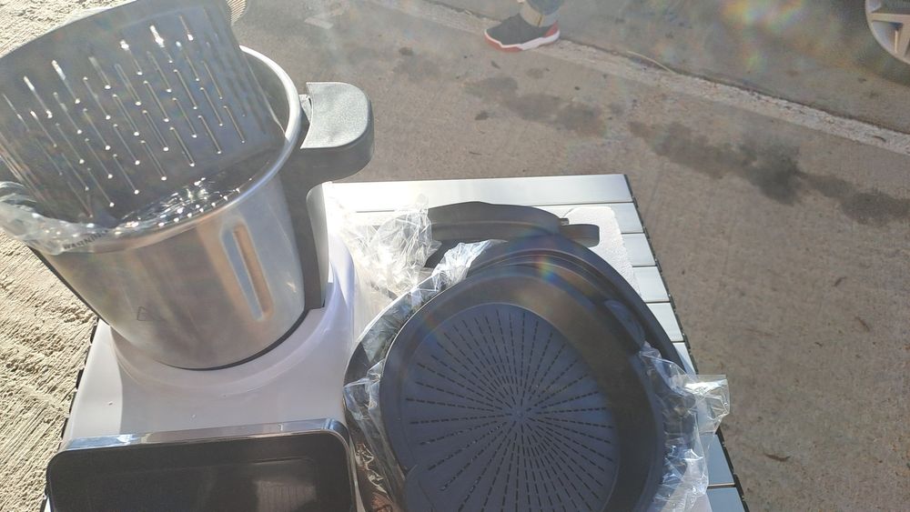 Robot de bucătărie multifuncțional