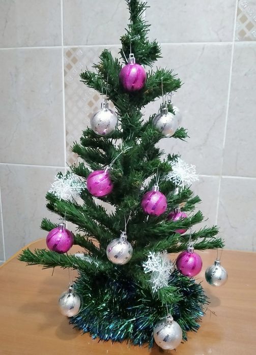 Ёлочка новогодняя с игрушками