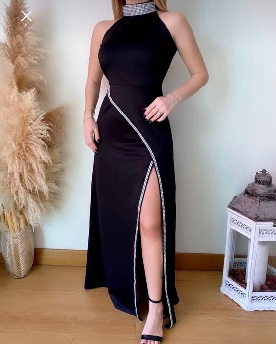 Дълга черна рокля