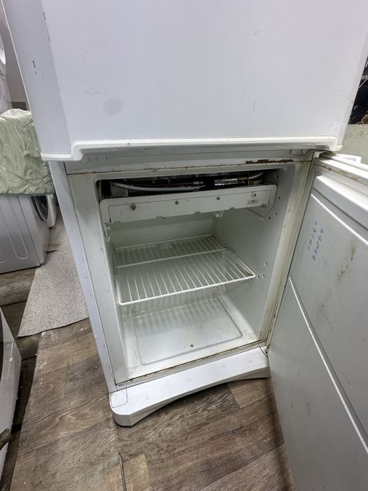 Холодильник индесит