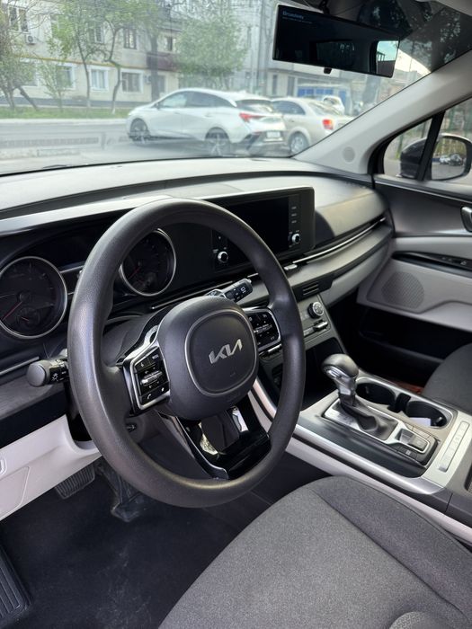 Kia Carnival Comfort 2023 7 orinli
