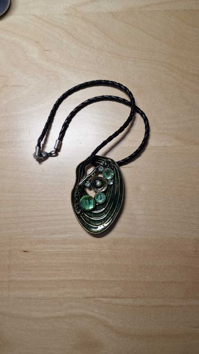 Amuleta Colier Talisman Pandantiv Bijuterie rara verde lucrata manual