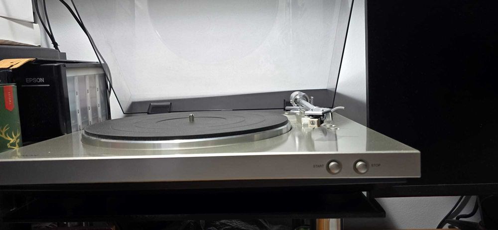 Vând pikup model Denon DP 300 F, complet automat