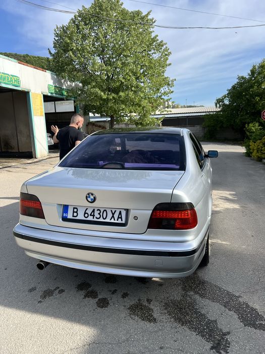 Bmw e39 520i              .