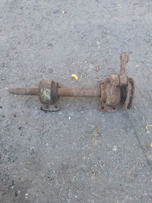 Вал на подшипника.х  с шкивом.