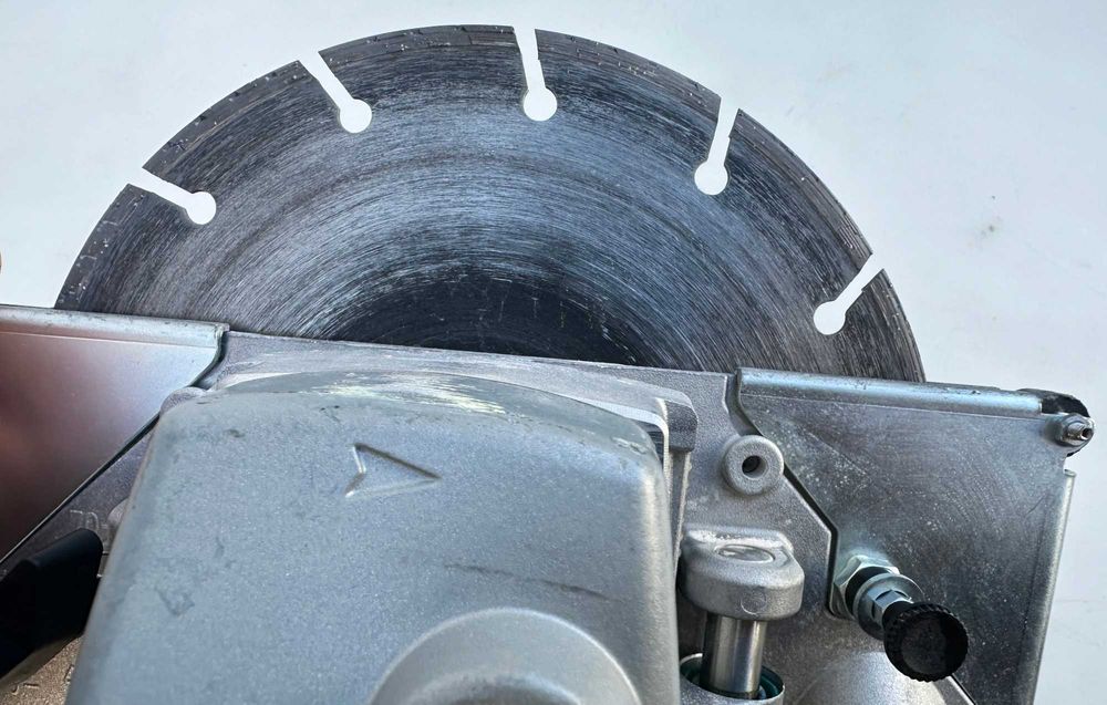 Stroxx BTF 200 - Машина за подрязване на рамки на врати и прозорци